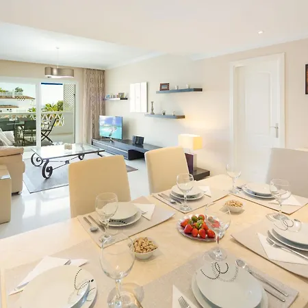 Luxury 5* 3 Beds In Playas Del Duque, Puerto Banus Apartment